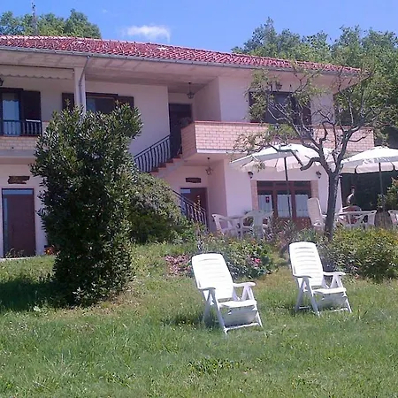 ベッド・アンド・ブレックファスト Agriturismo La Conca Fonte S.croce カラマーニコ・テルメ